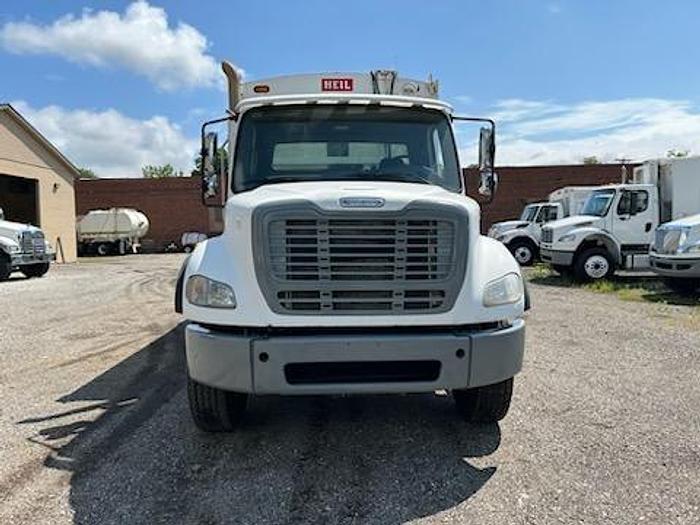 Used 2010 FREIGHTLINER REAR LOAD TRUCK