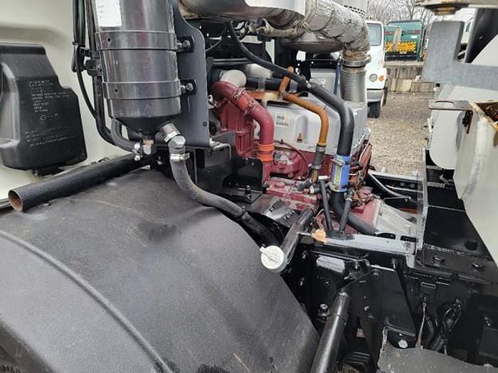 Used 2017 MACK AUTOMATED SIDE LOAD TRUCK