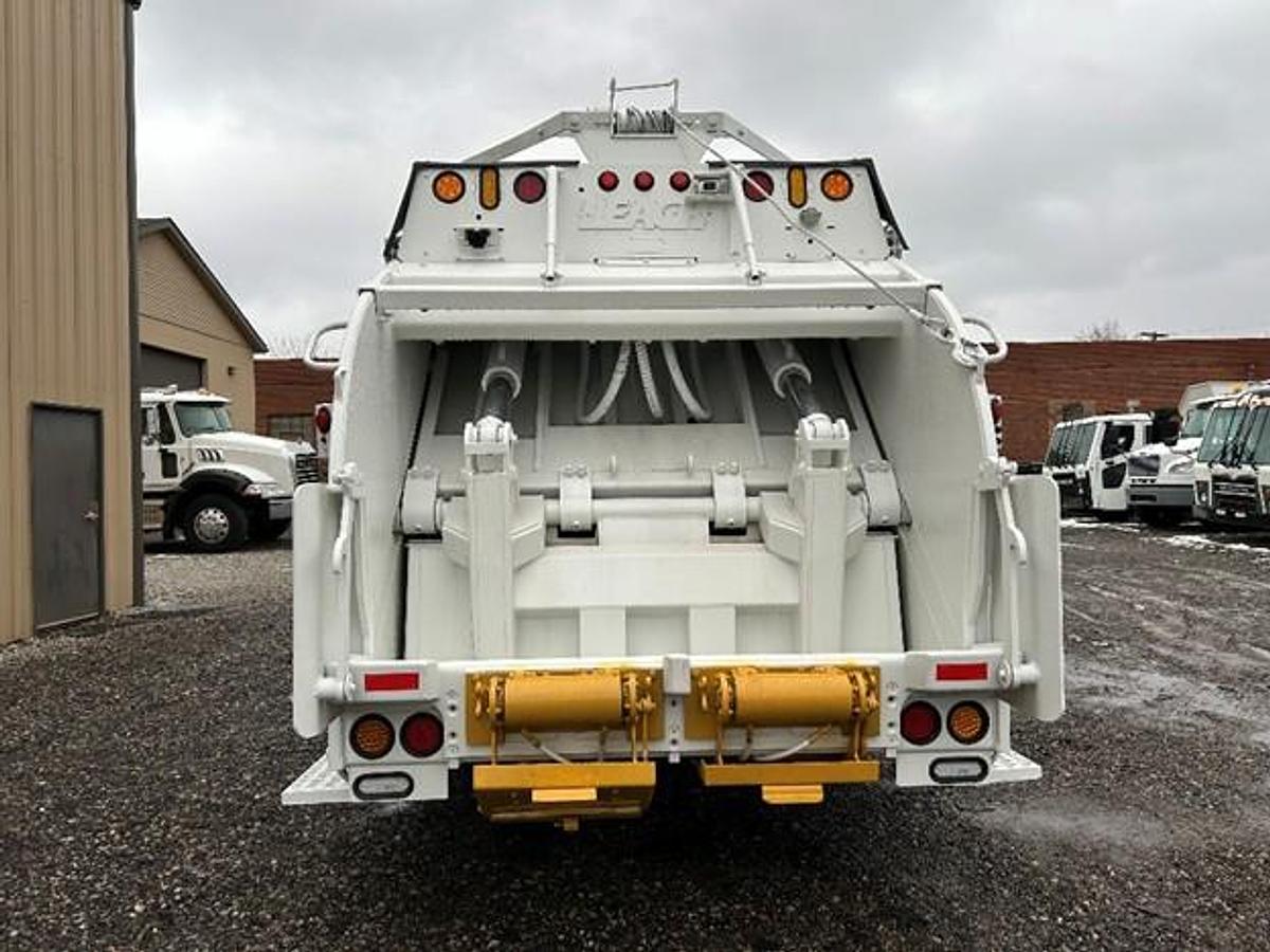 Used 2011 AUTOCAR REAR LOAD TRUCK