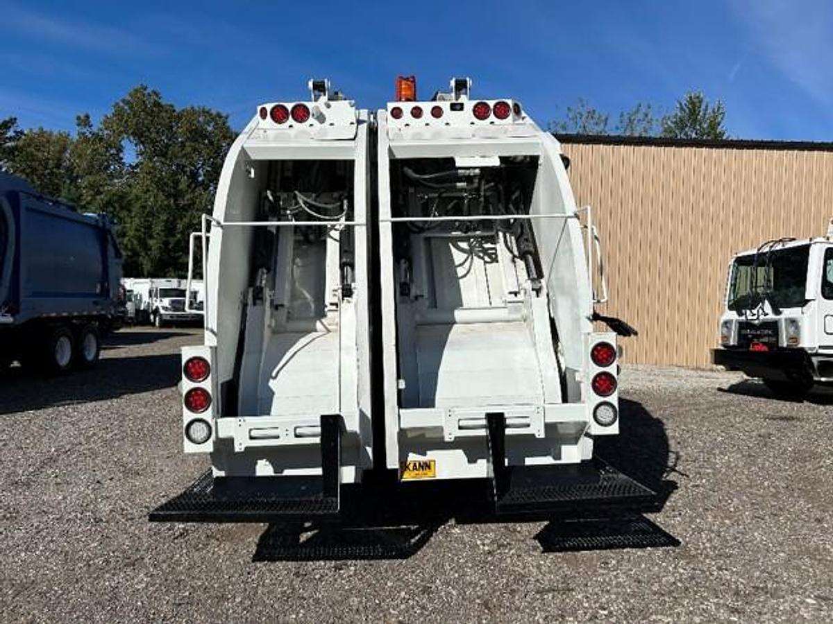 Used 2021 FREIGHTLINER SPLIT BODY REAR LOAD TRUCK