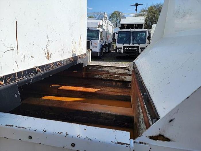 Used 2015 ISUZU SIDE LOAD TRUCK