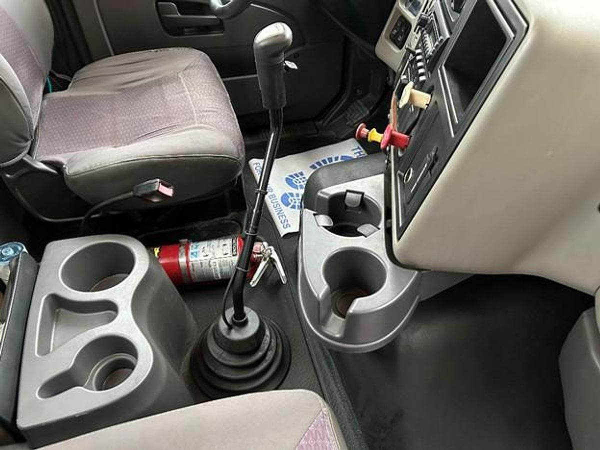 Used 2013 INTERNATIONAL DAY CAB