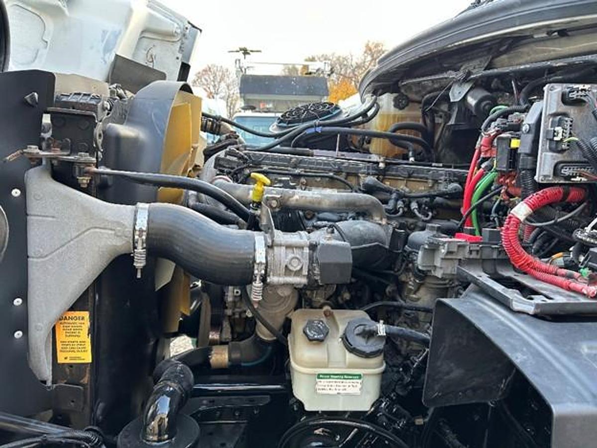 Used 2014 FREIGHTLINER REAR LOAD TRUCK