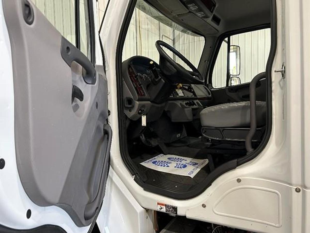 2018 FREIGHTLINER CAB & CHASSIS