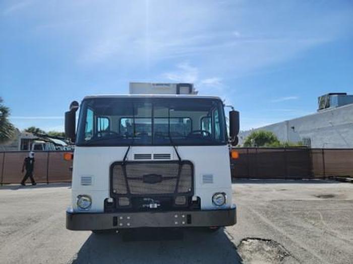 Used 2016 AUTOCAR AUTOMATED SIDE LOAD TRUCK