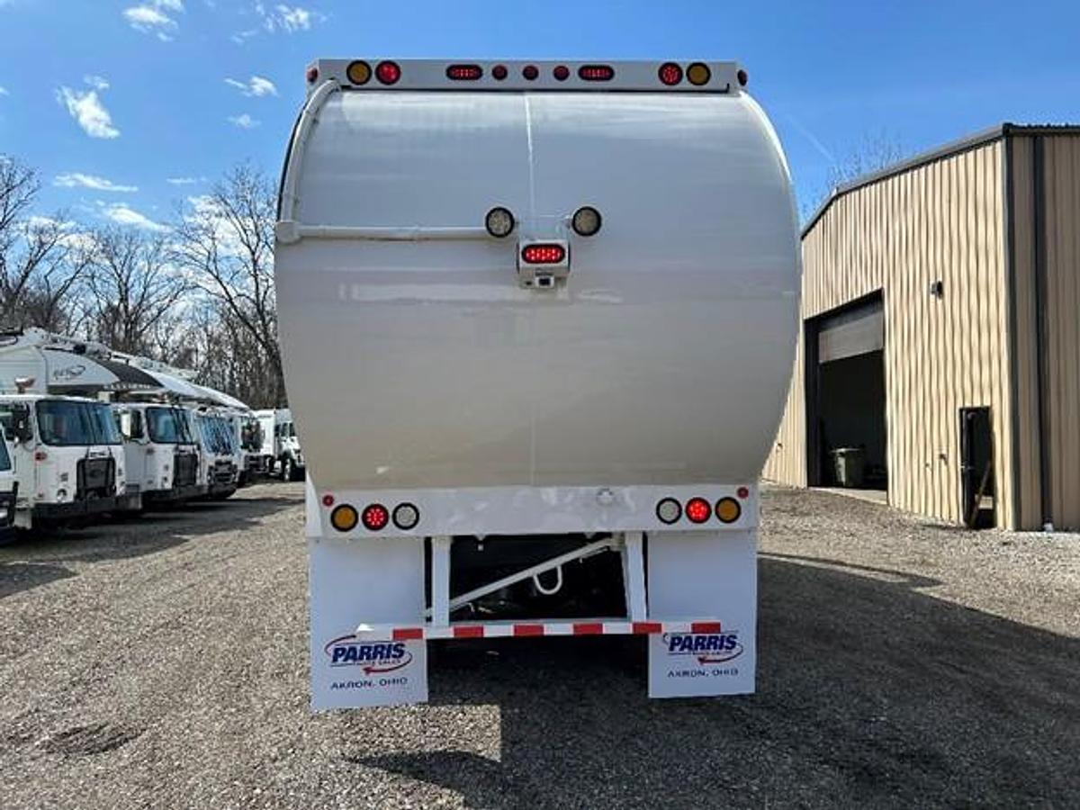 Used 2015 MACK FRONT LOAD TRUCK