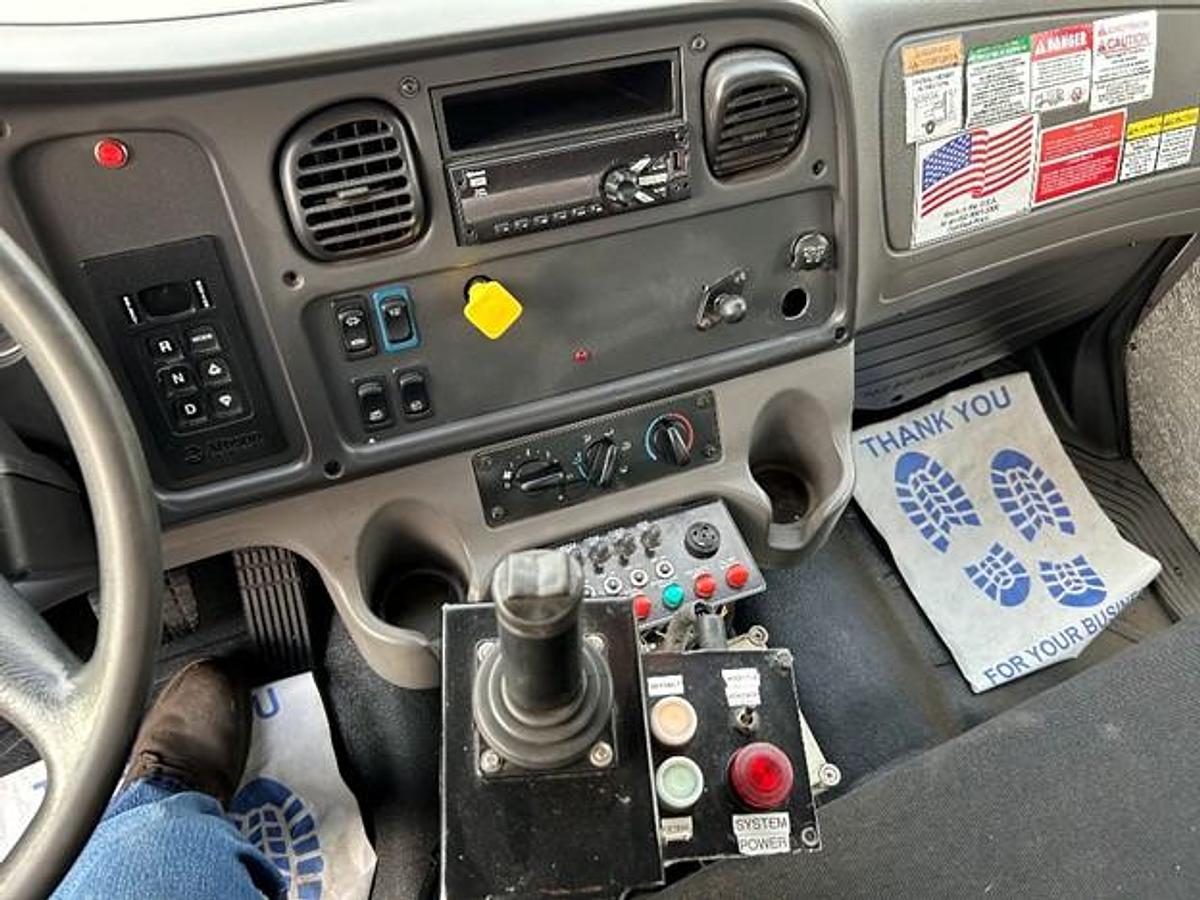 Used 2018 FREIGHTLINER AUTOMATED SATELLITE TRUCK