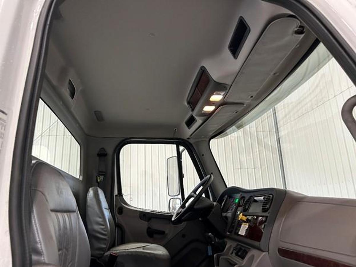 2018 FREIGHTLINER CAB & CHASSIS