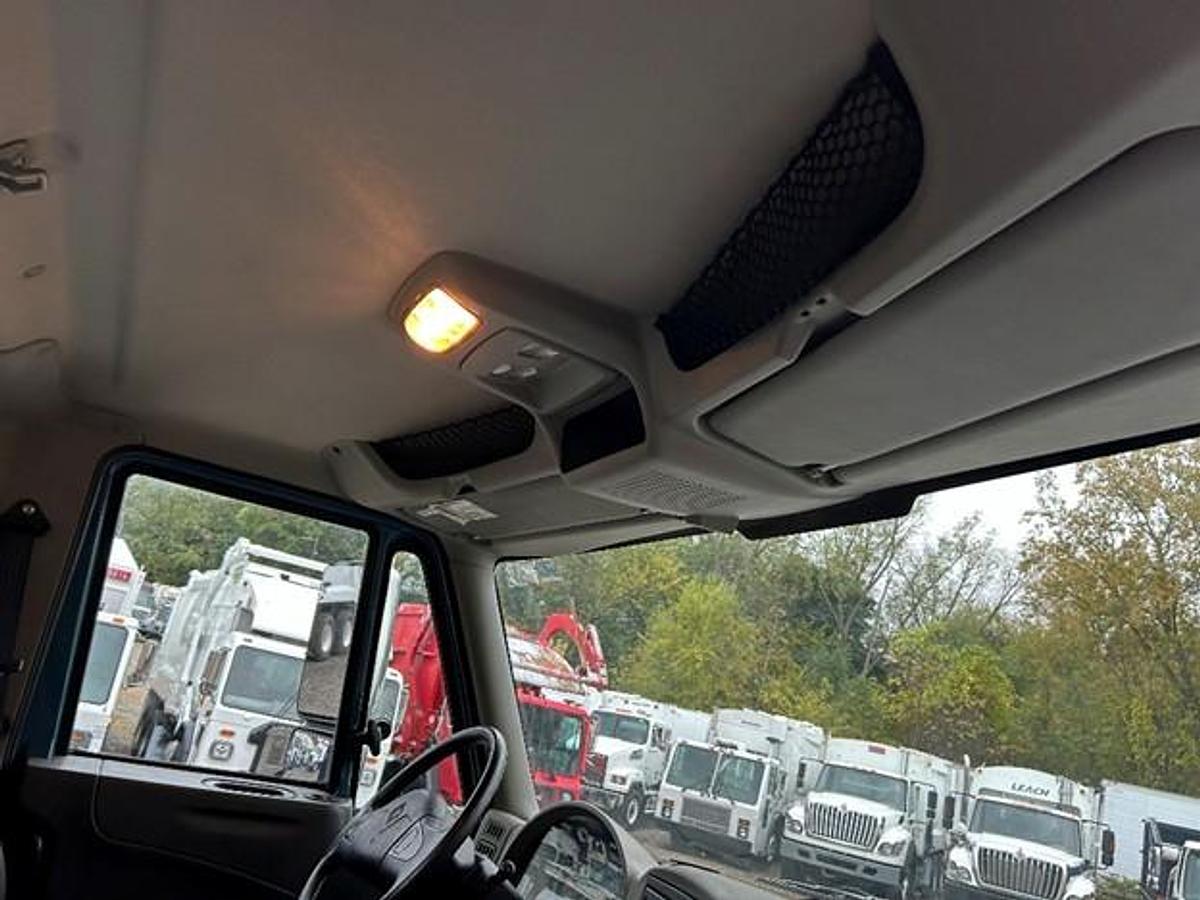 Used 2013 INTERNATIONAL DAY CAB