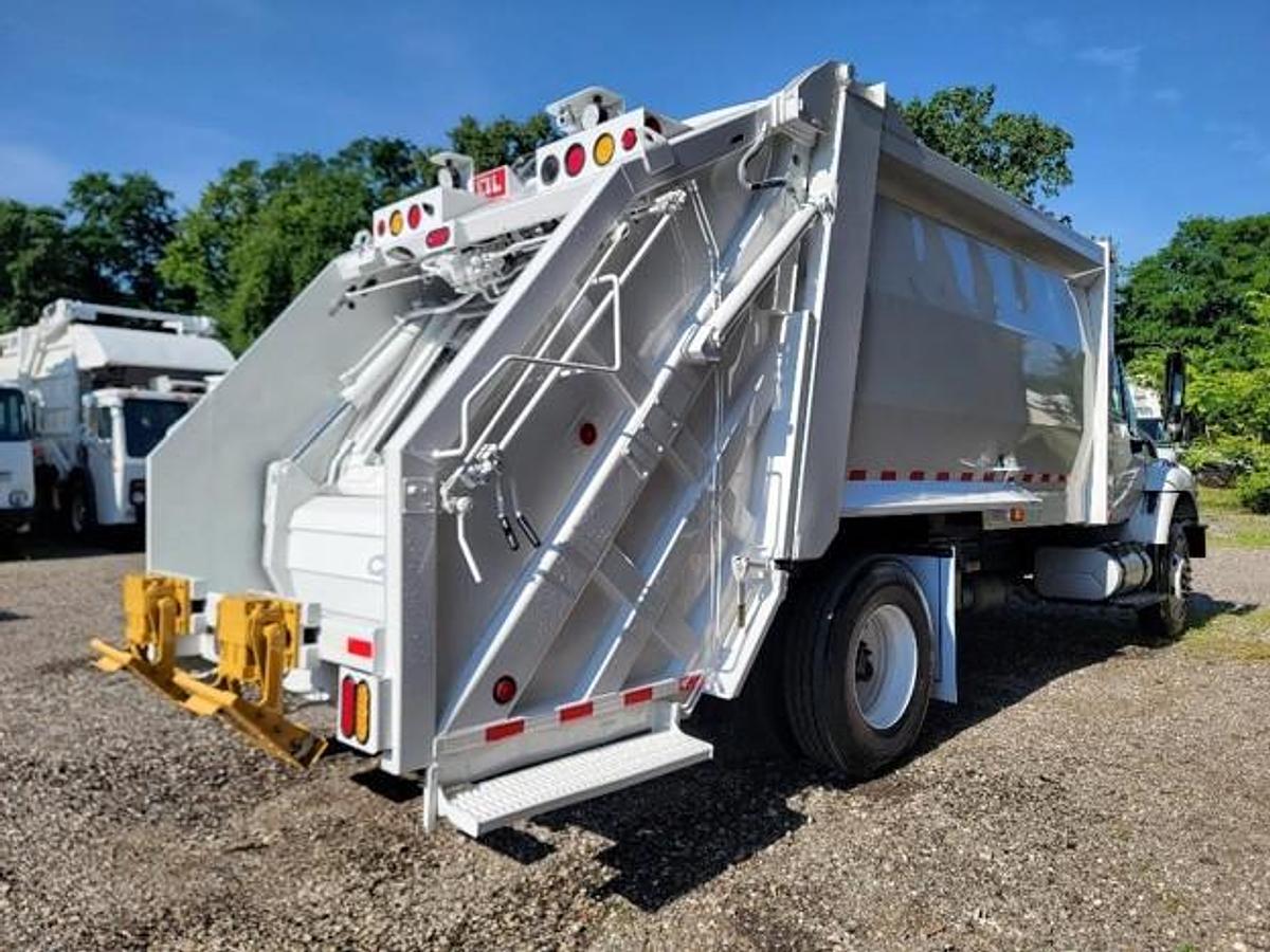 Used 2014 FREIGHTLINER REAR LOAD TRUCK