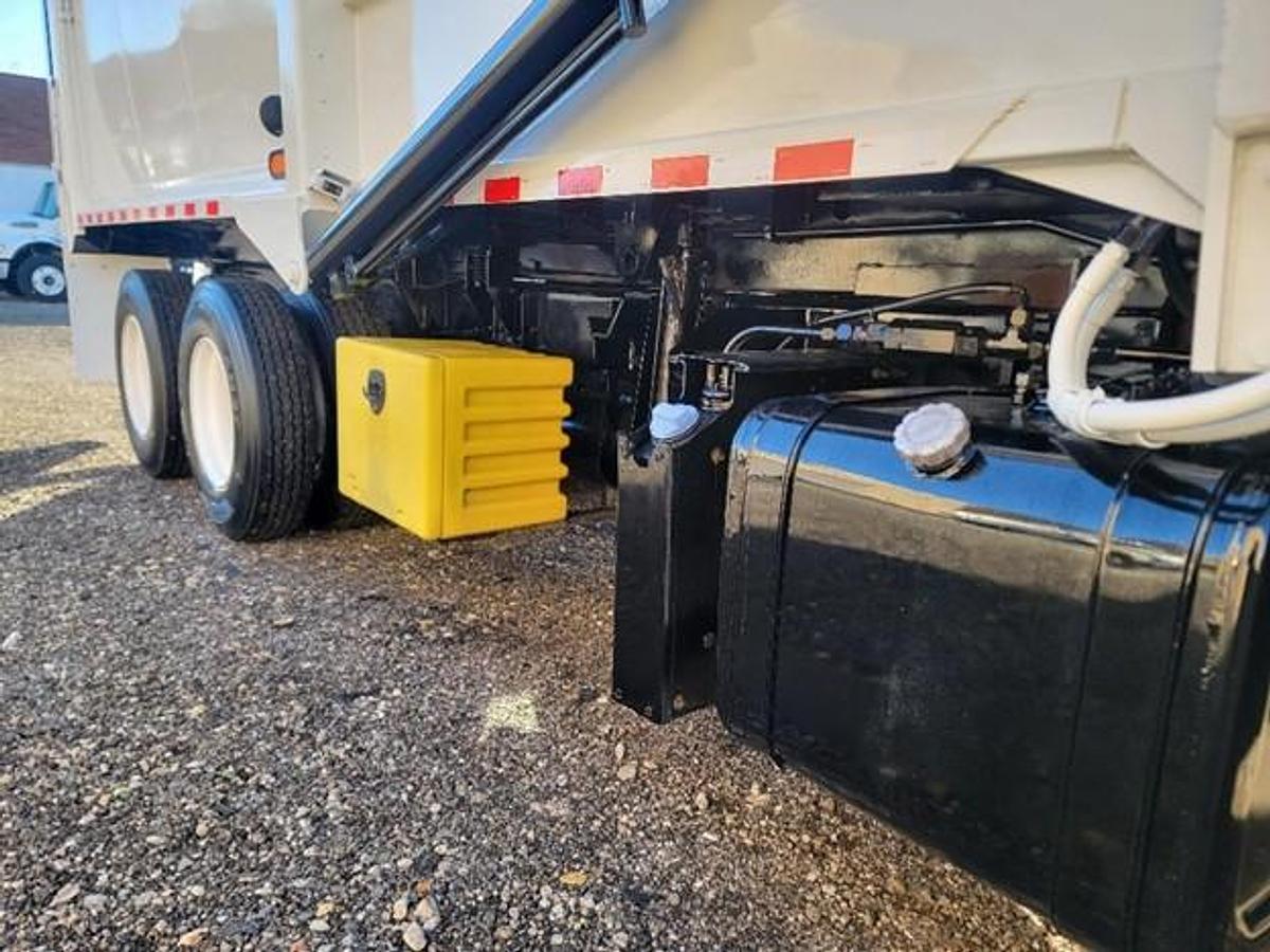 Used 2016 MACK FRONT LOAD TRUCK