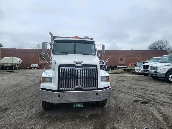 Used 2017 WESTERN STAR SPLIT BODY REAR LOAD TRUCK