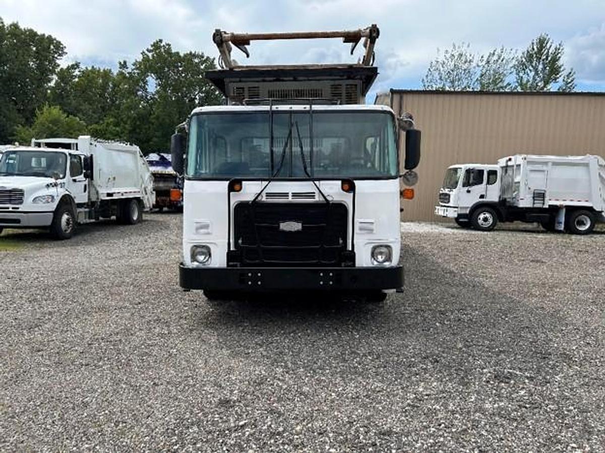 Used 2014 AUTOCAR FRONT LOAD TRUCK