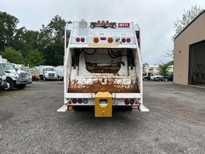 Used 2010 FREIGHTLINER REAR LOAD TRUCK