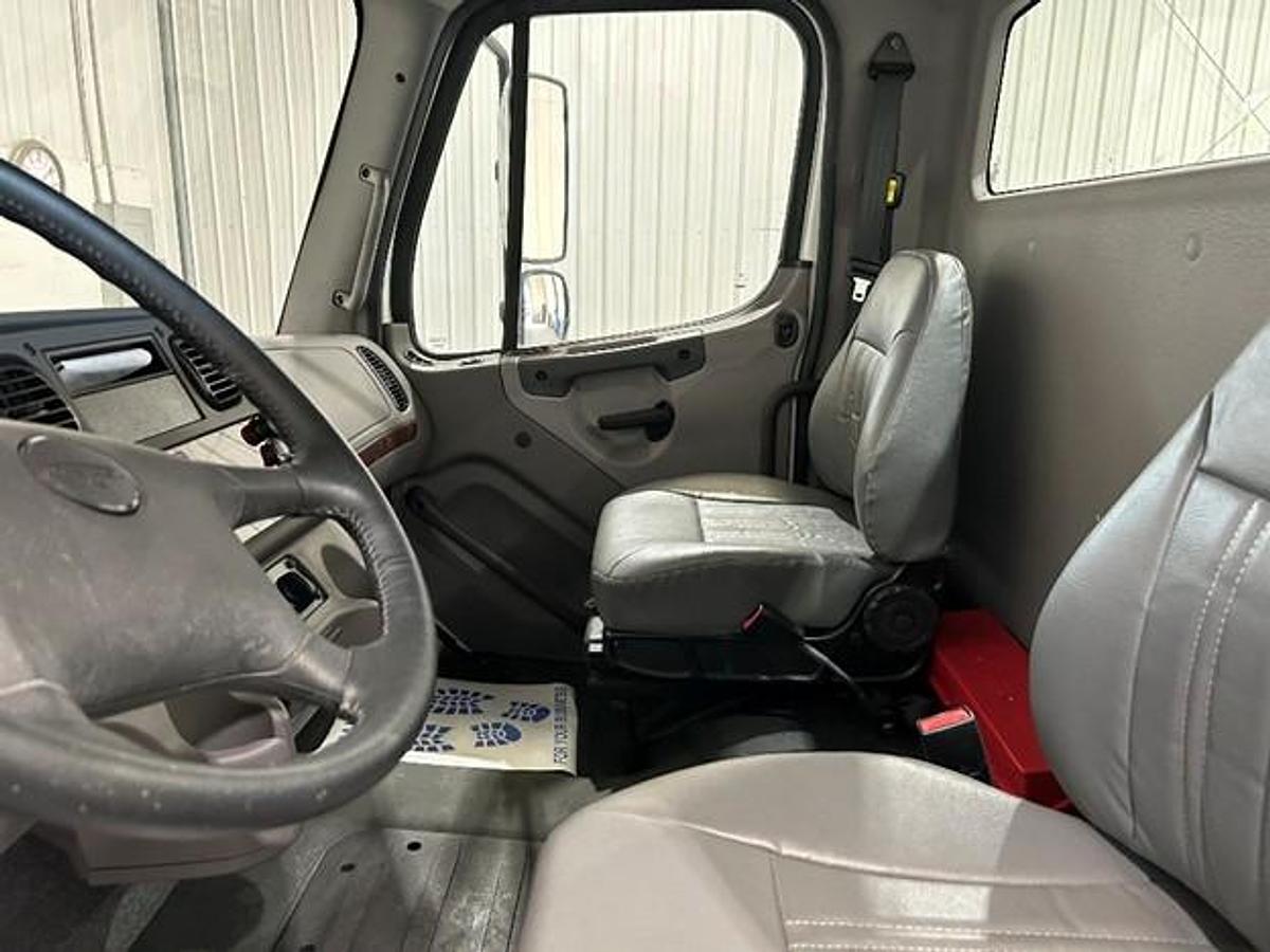 2018 FREIGHTLINER CAB & CHASSIS