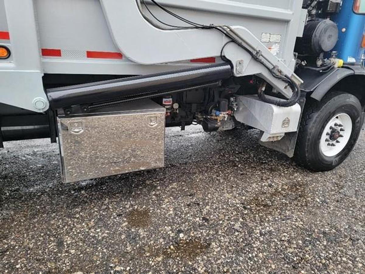 Used 2016 PETERBILT CNG FRONT LOAD TRUCK