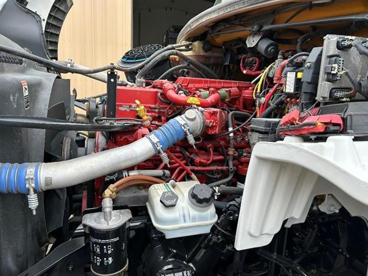 Used 2017 FREIGHTLINER REAR LOAD TRUCK