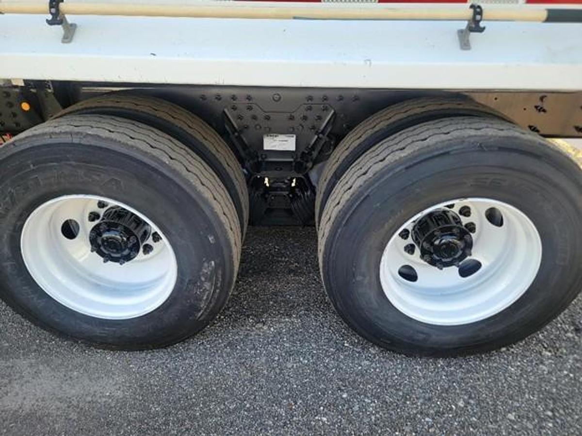 Used 2017 AUTOCAR FRONT LOAD TRUCK