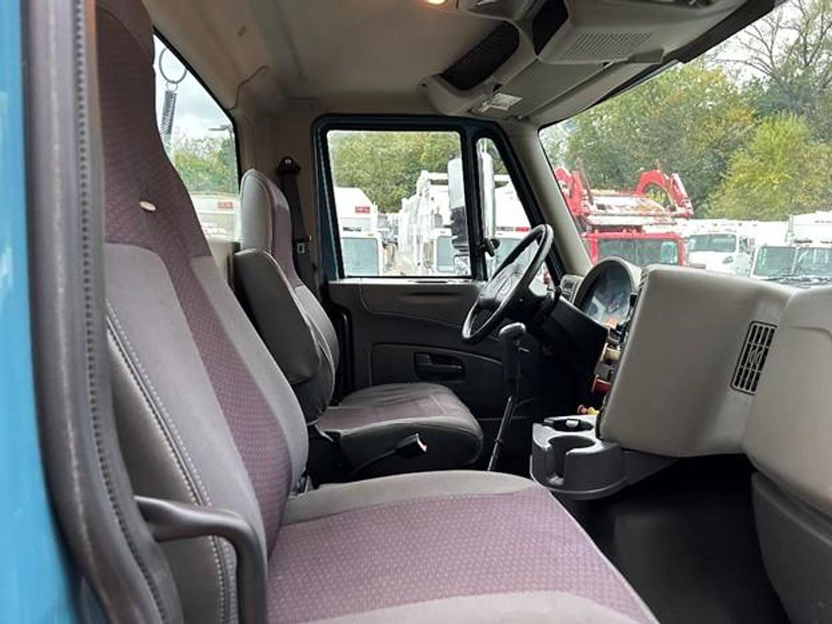 Used 2013 INTERNATIONAL DAY CAB