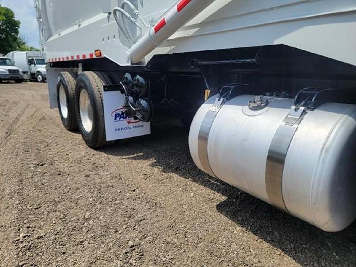 Used 2020 PETERBILT FRONT LOAD TRUCK