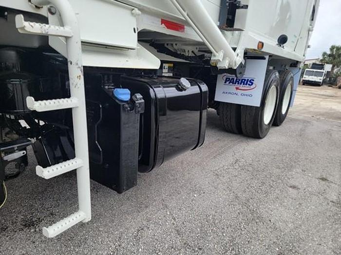 Used 2017 MACK FRONT LOAD TRUCK