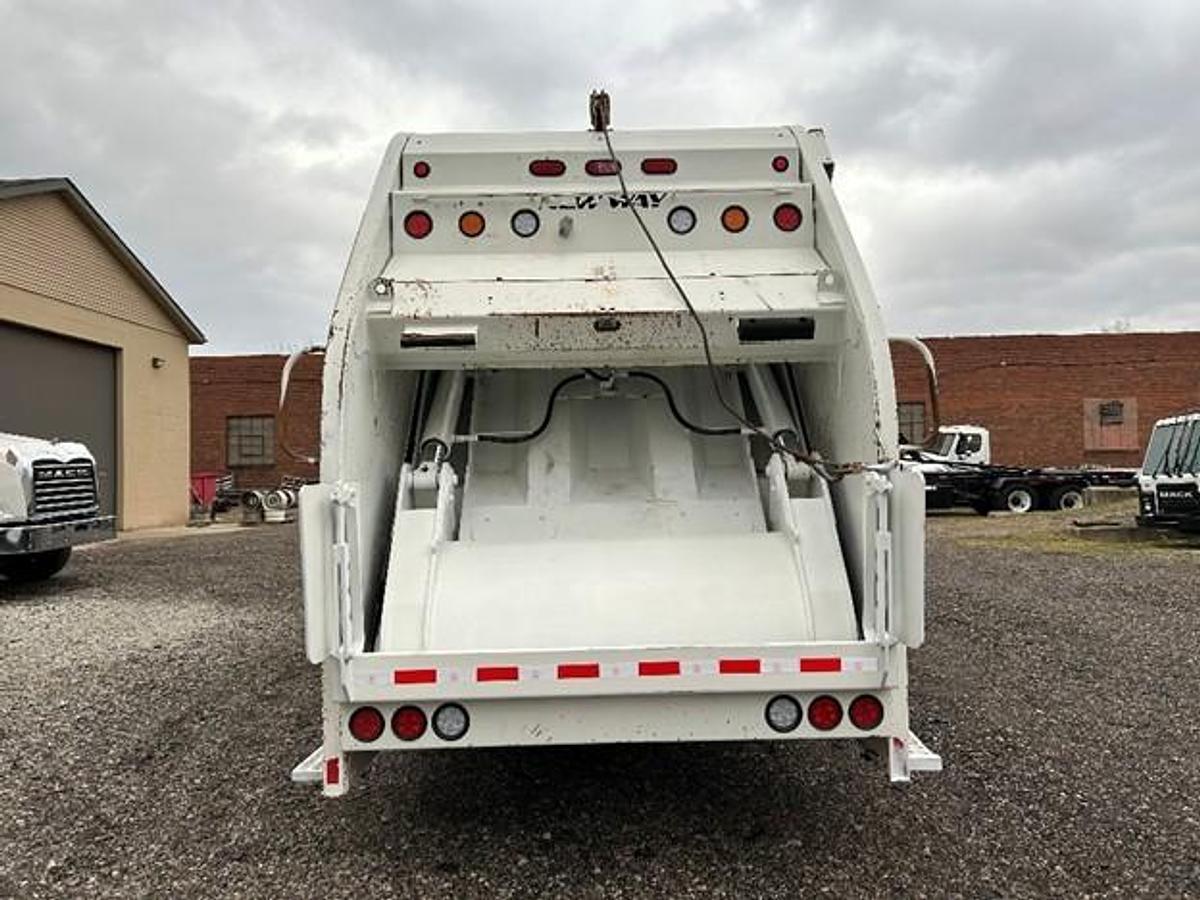 Used 2014 PETERBILT REAR LOAD TRUCK