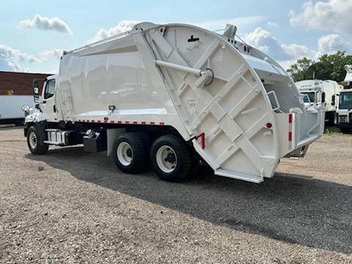 Used 2014 FREIGHTLINER REAR LOAD TRUCK