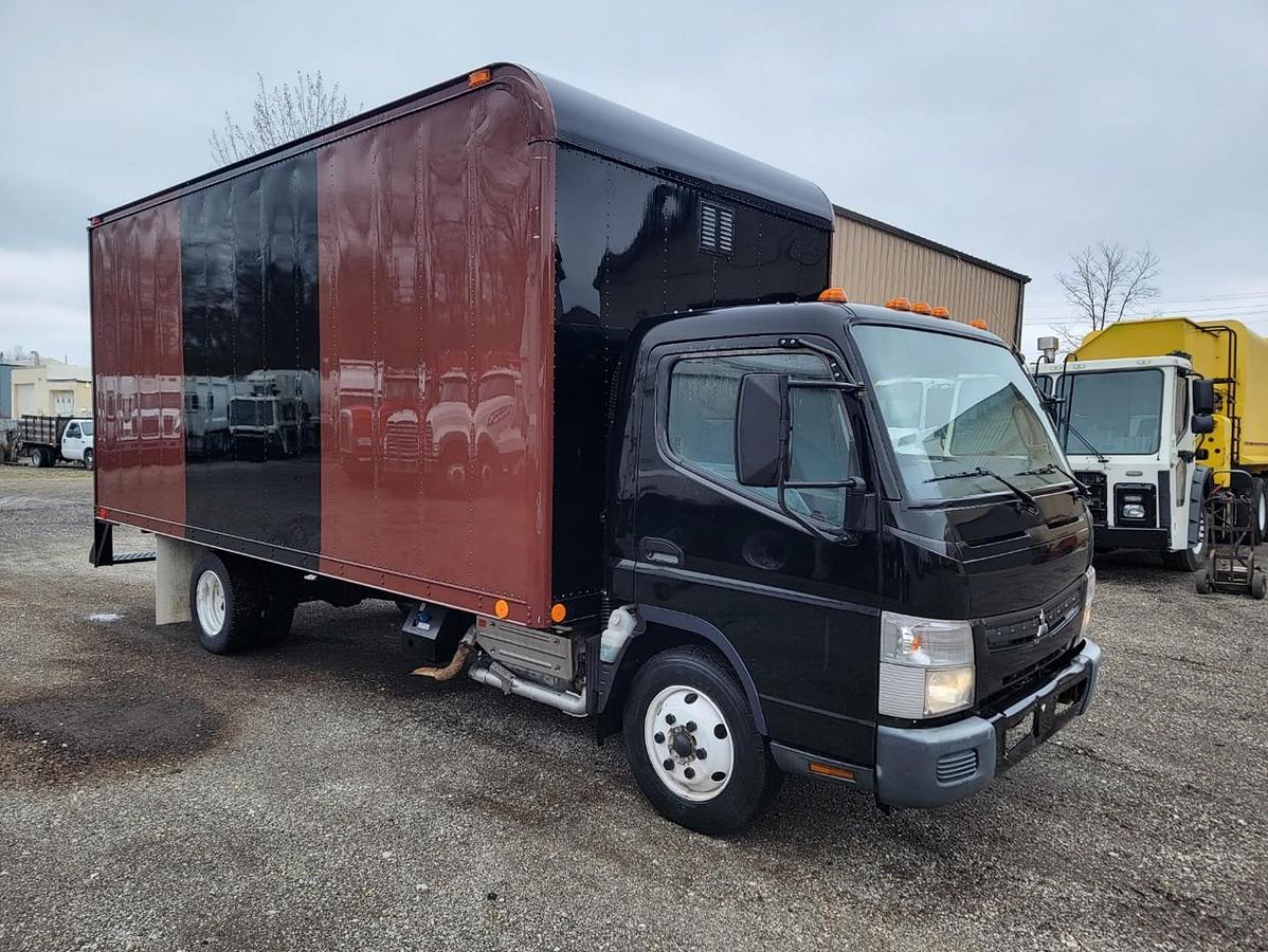 Used 2014 MITSUBISHI BOX TRUCK