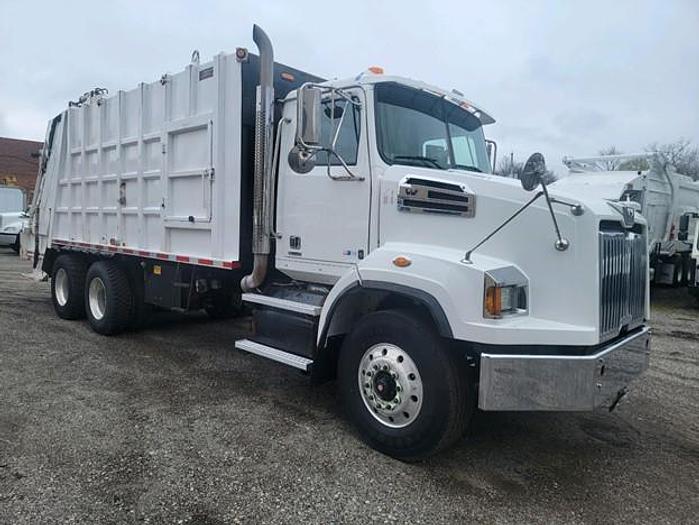 Used 2017 WESTERN STAR SPLIT BODY REAR LOAD TRUCK
