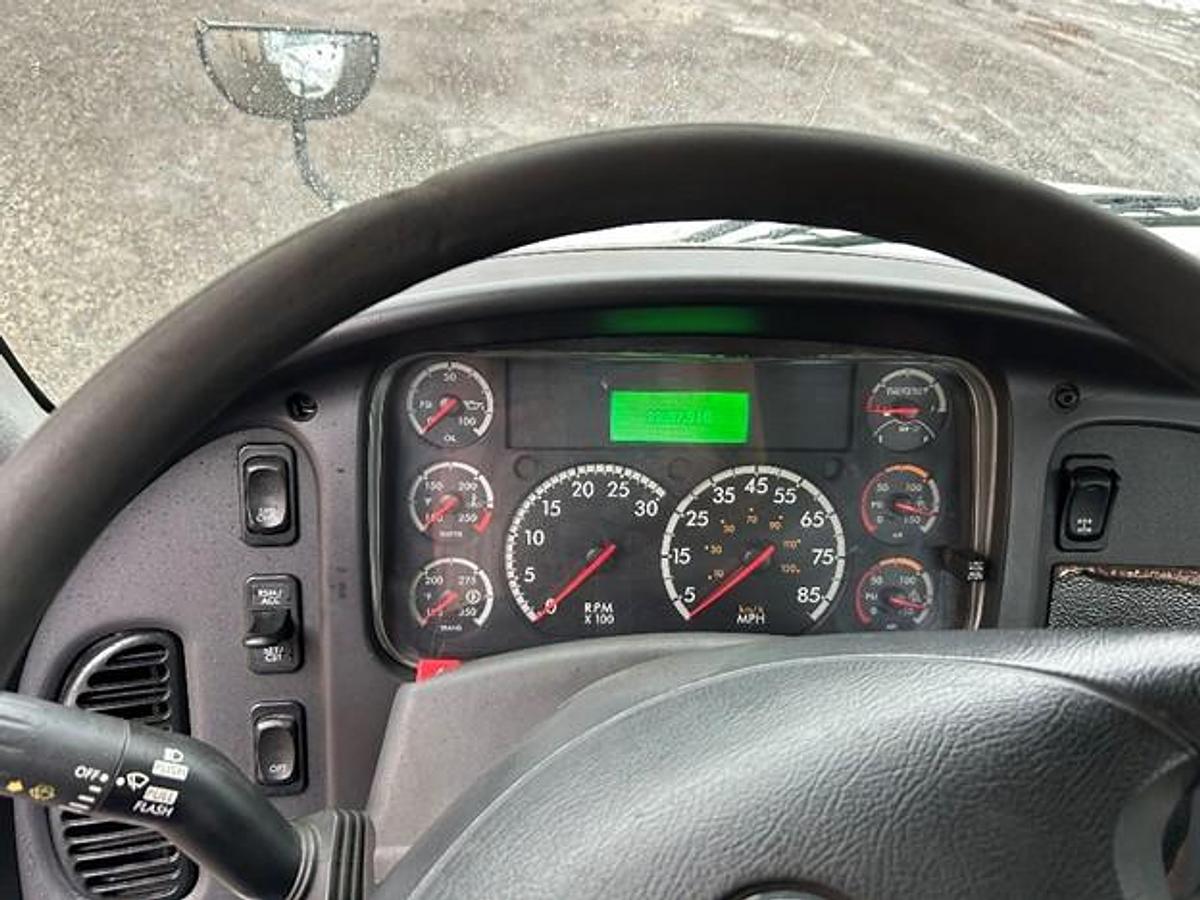 Used 2016 FREIGHTLINER SIDE LOAD TRUCK