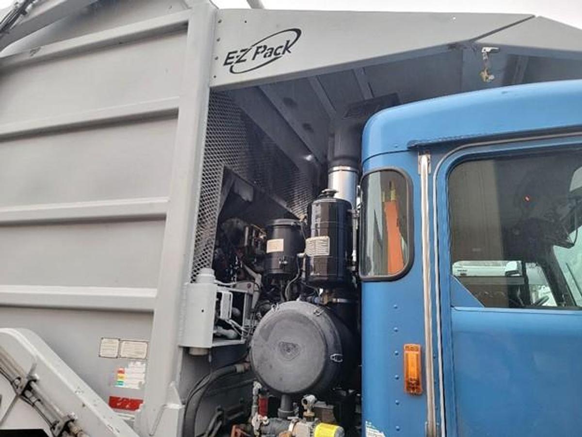 Used 2016 PETERBILT CNG FRONT LOAD TRUCK