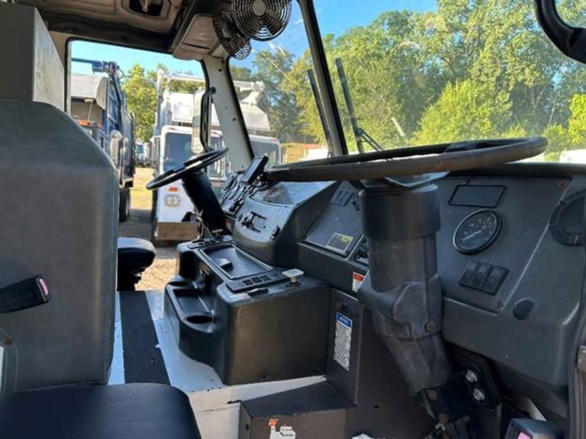 Used 2010 CCC REAR LOAD TRUCK