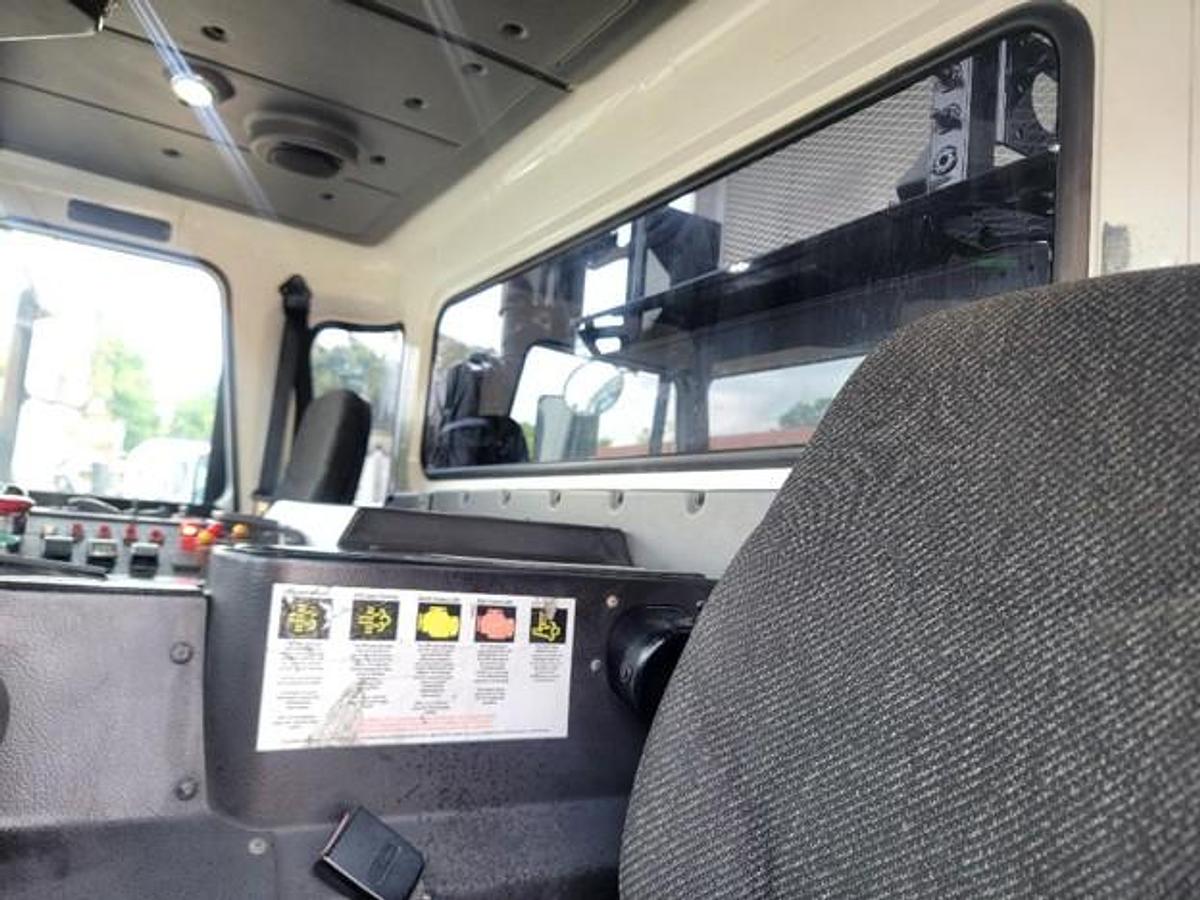 Used 2019 AUTOCAR FRONT LOAD TRUCK