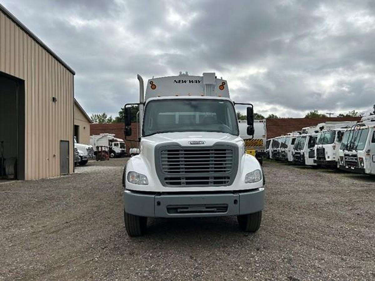 Used 2017 FREIGHTLINER REAR LOAD TRUCK