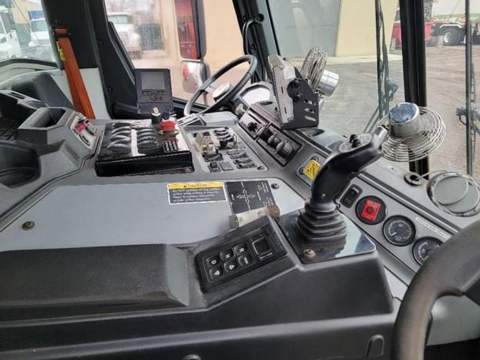 Used 2017 MACK AUTOMATED SIDE LOAD TRUCK