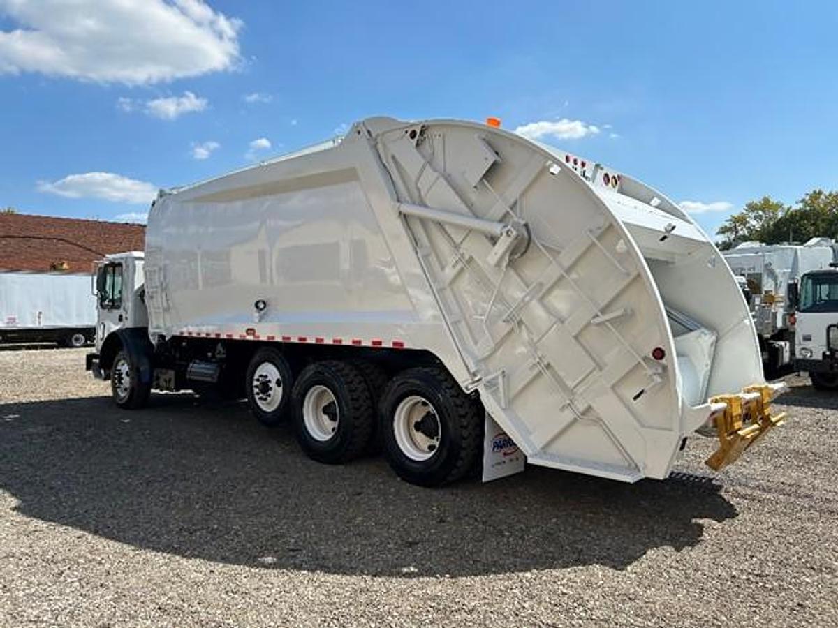 Used 2008 MACK REAR LOAD TRUCK