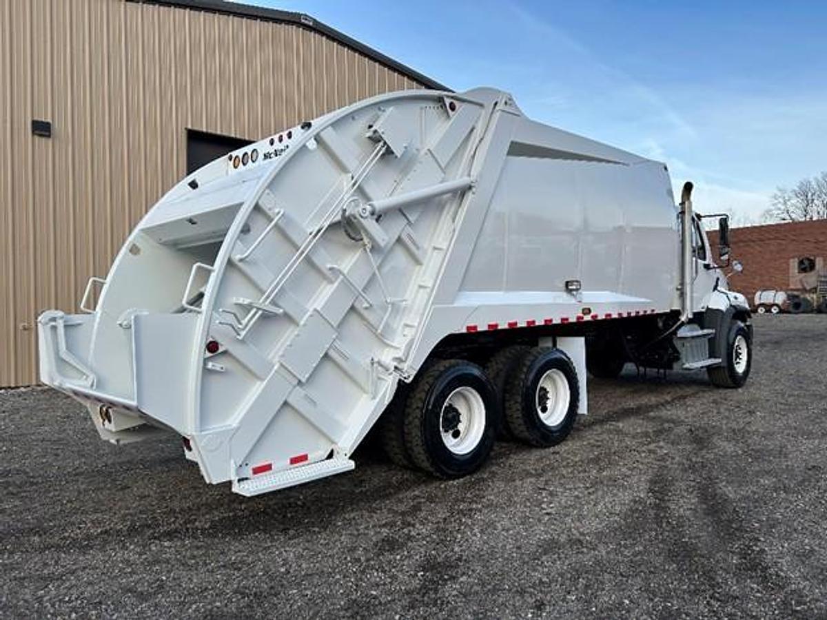 Used 2014 FREIGHTLINER REAR LOAD TRUCK