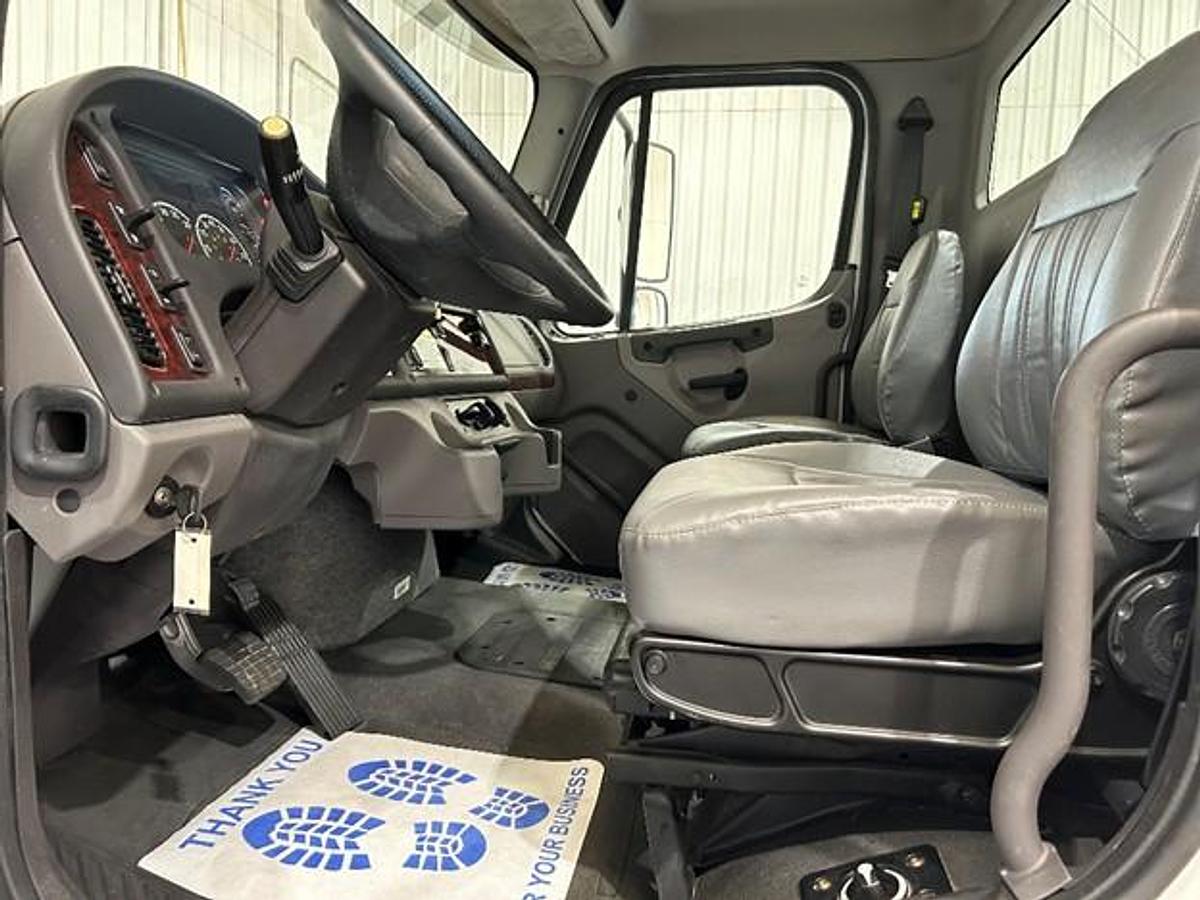 2018 FREIGHTLINER CAB & CHASSIS