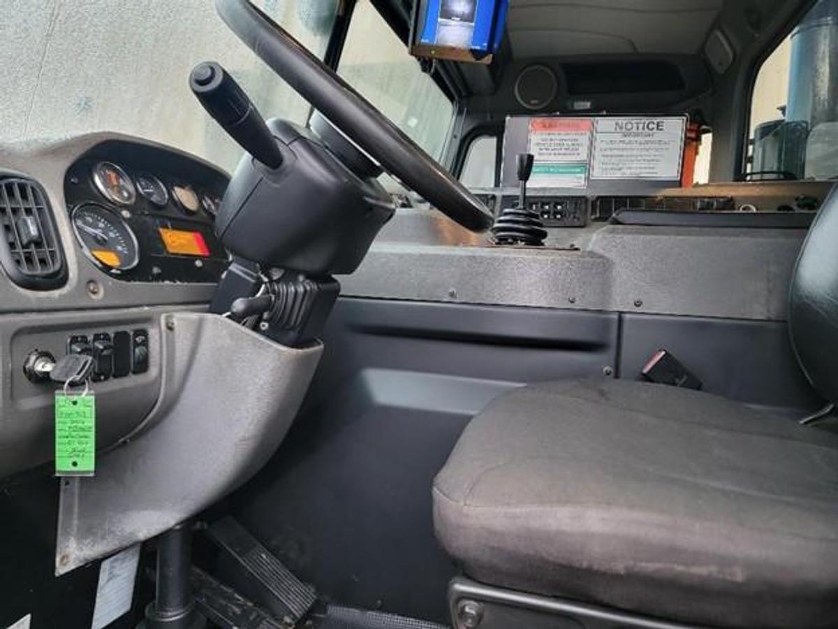 Used 2016 PETERBILT CNG FRONT LOAD TRUCK