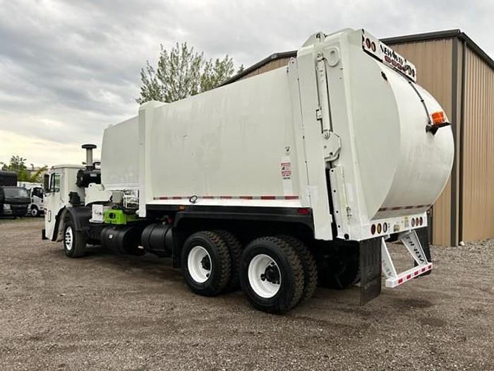 Used 2010 MACK SIDE LOAD TRUCKC