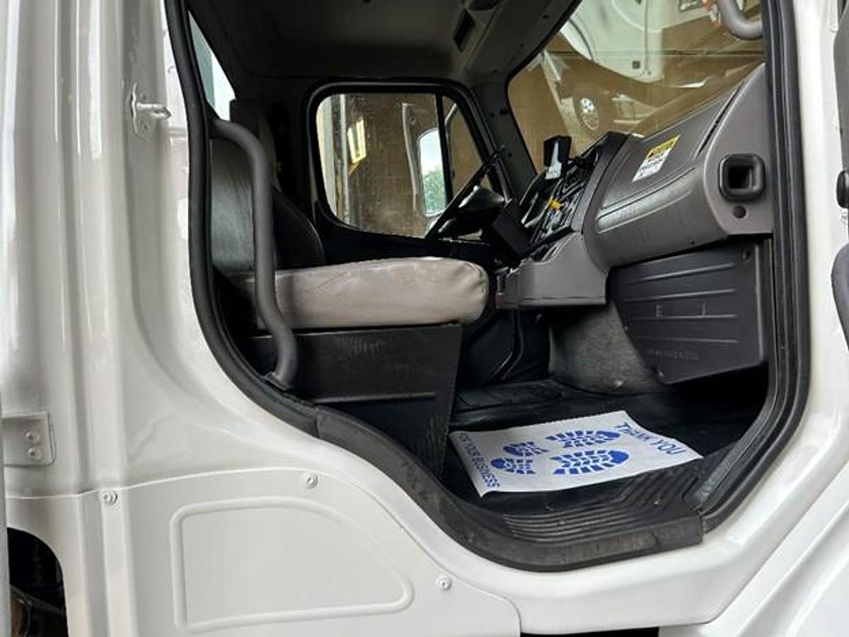 Used 2017 FREIGHTLINER REAR LOAD TRUCK