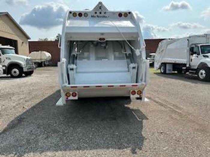 Used 2014 FREIGHTLINER REAR LOAD TRUCK