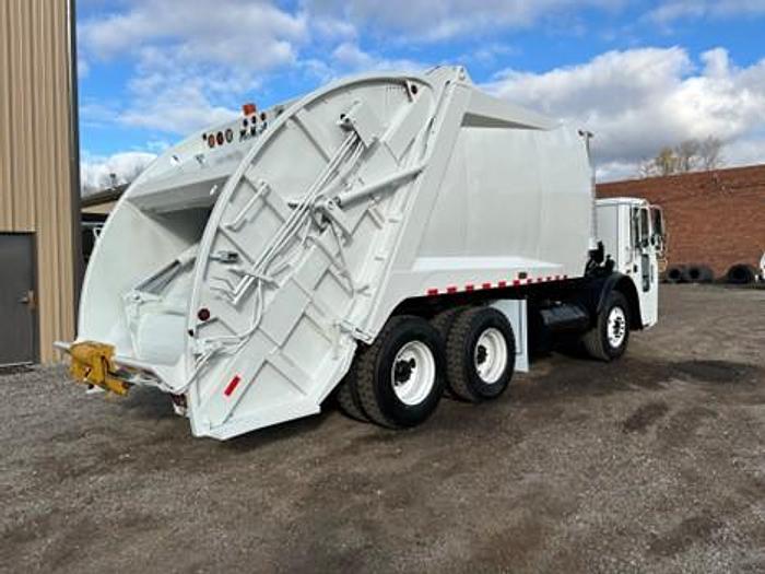 Used 2006 MACK REAR LOAD TRUCK