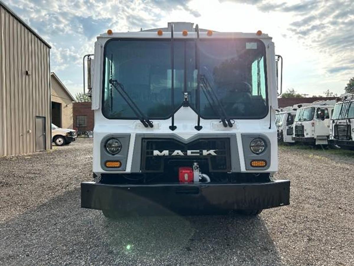 Used 2012 MACK REAR LOAD TRUCK