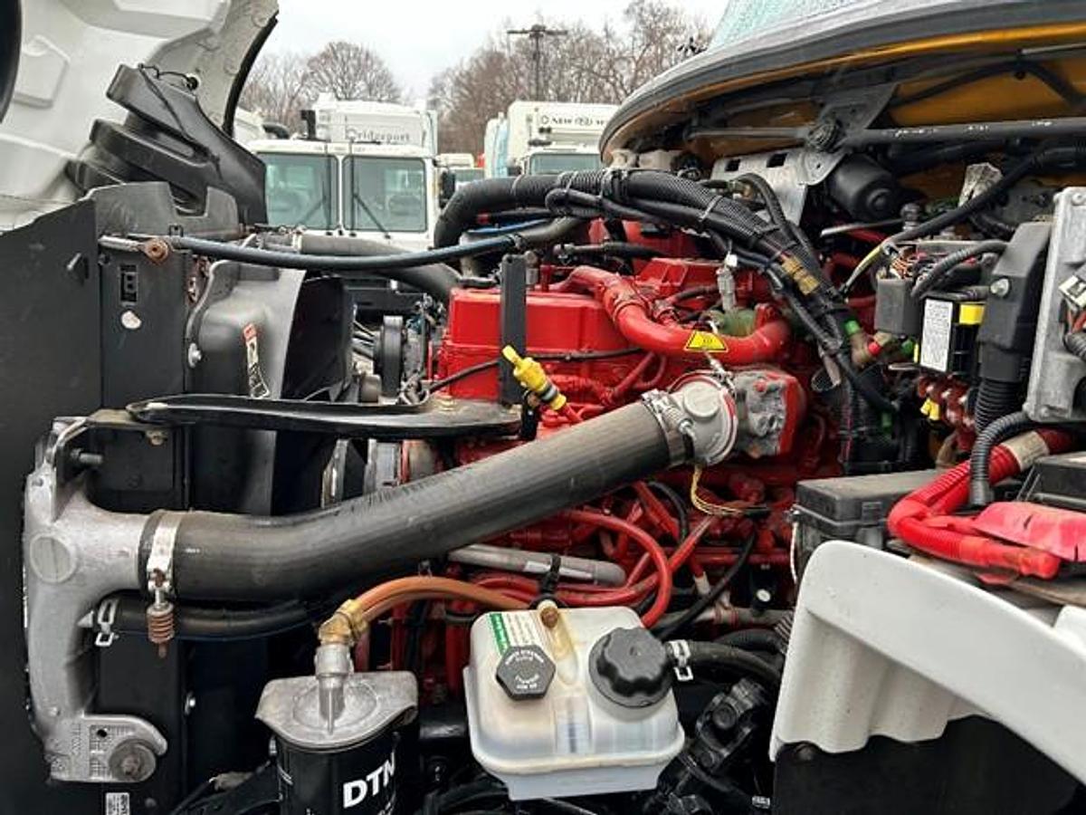 Used 2016 FREIGHTLINER SIDE LOAD TRUCK