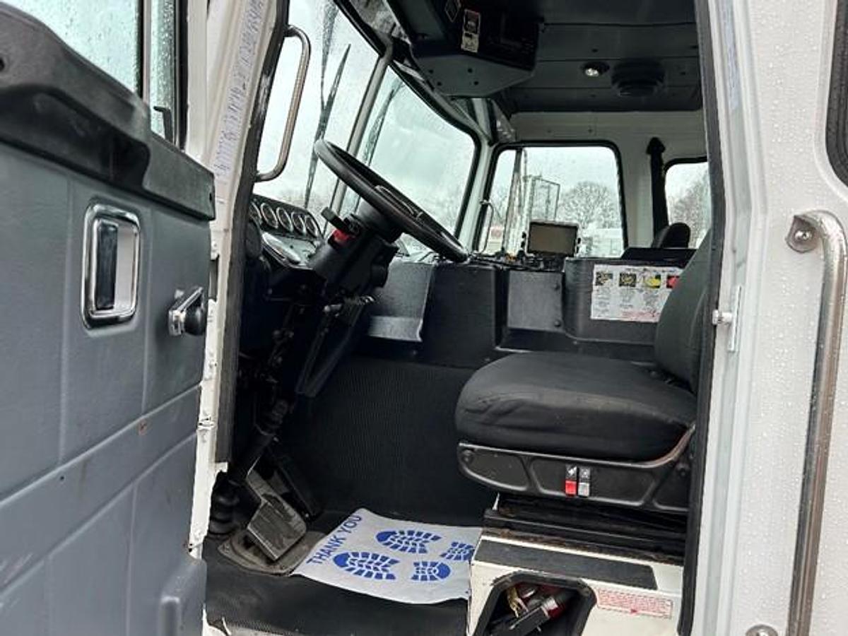 Used 2011 AUTOCAR REAR LOAD TRUCK