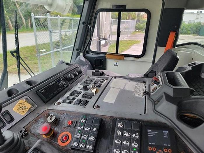 Used 2017 MACK FRONT LOAD TRUCK