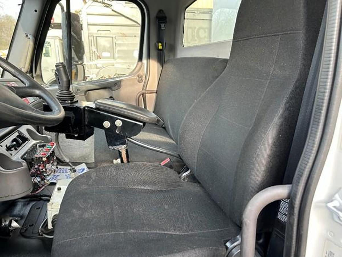 Used 2018 FREIGHTLINER AUTOMATED SATELLITE TRUCK