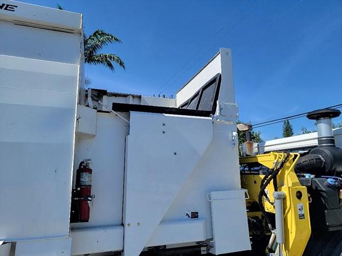 Used 2016 AUTOCAR AUTOMATED SIDE LOAD TRUCK