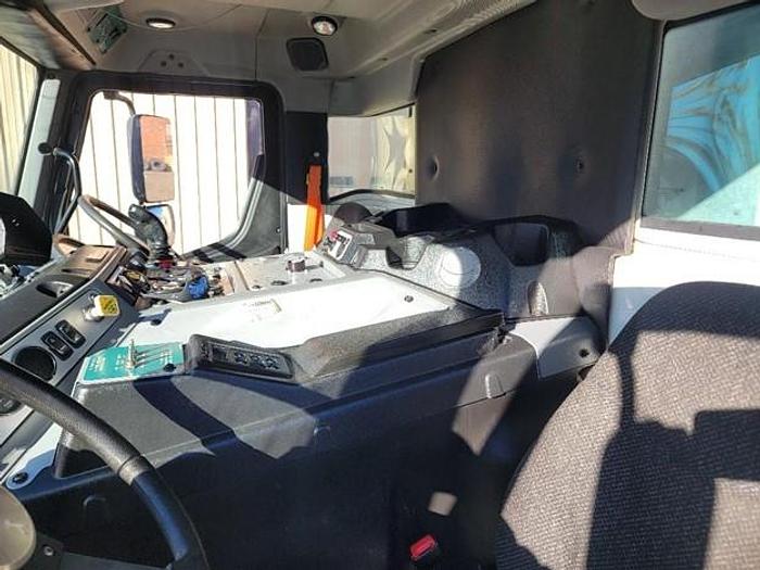 Used 2018 MACK AUTOMATED SIDE LOAD TRUCK